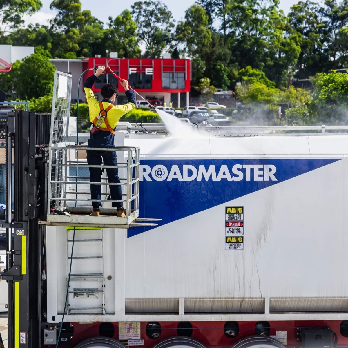 Commercial Pressure Washers - GO Industrial