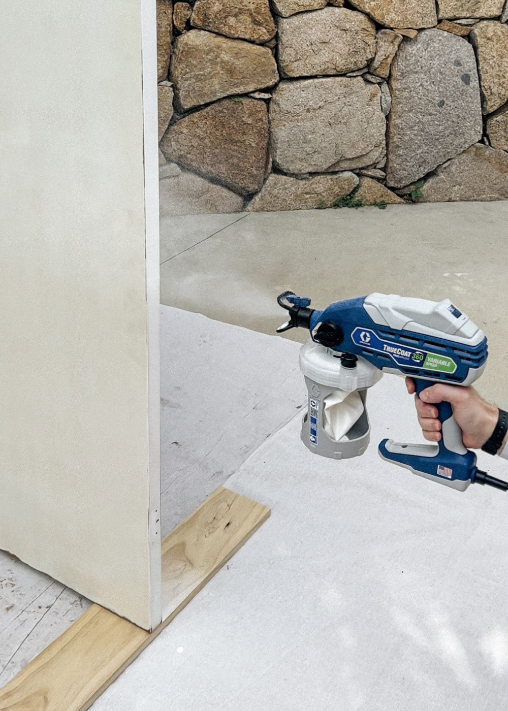 What’s the Airless Sprayer Hype? | 15X faster than a brush, 7X faster than a roller. Paint is pumped at high pressures & atomised through extremely fine spray tips, producing soft edges, great coverage & minimal overspray. 